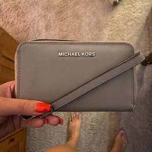 michael kors wrislet